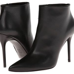 Stuart Weitzman Hitimes Leather Ankle Booties